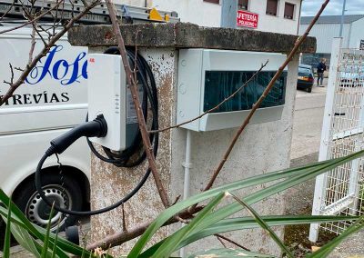 instalacion2-de-cargador-coches-electricos-poligono-Valdes-Asturias