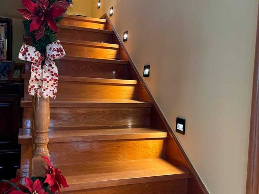 Iluminación decorativa en escaleras en Trevías