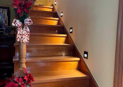 Iluminación decorativa en escaleras en Trevías (Asturias)